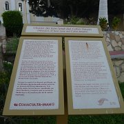 Missii se tady dařilo dobře, dokud misionáři nezačali zakazovat mnhoženství. Pak byl jejich vůdčí bez váhání zabit. : Baja2011